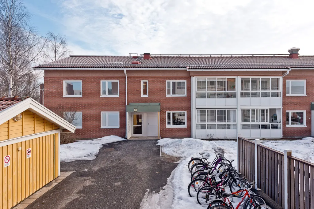 Exterior - Three-Bedroom Apartment with West-Facing Balcony in Umeå