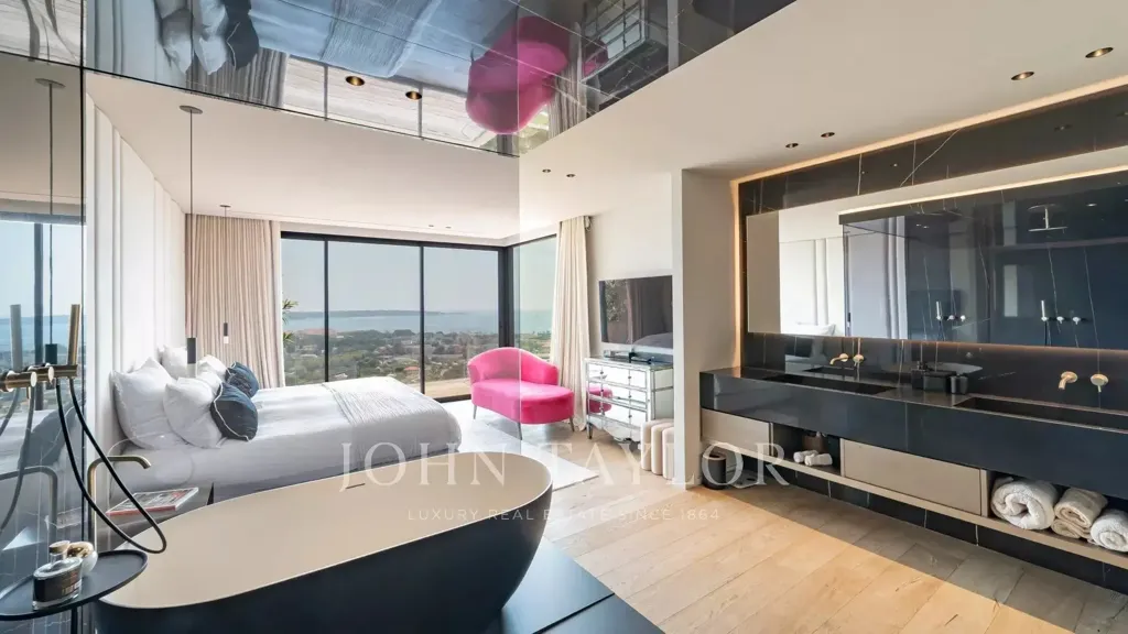 Chambres - Villa Luxueuse avec Vue Mer à Golfe-Juan
