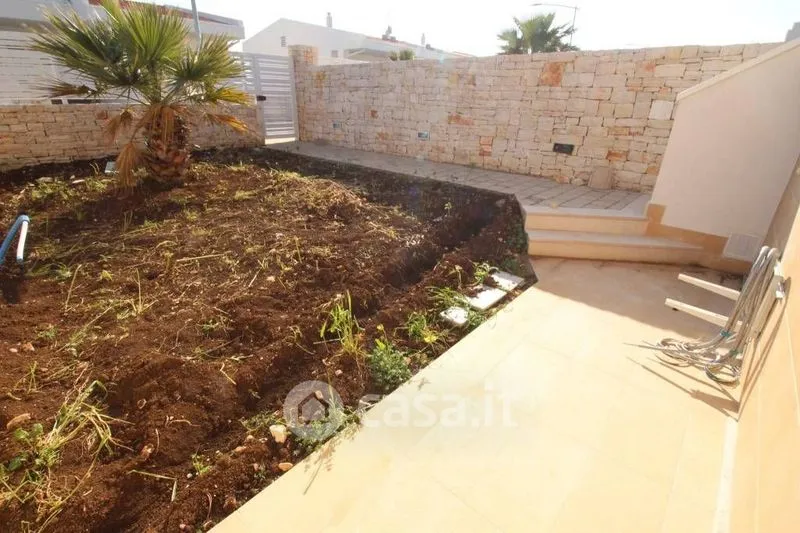 Jardin - Terraced Villa with Patio in Bari