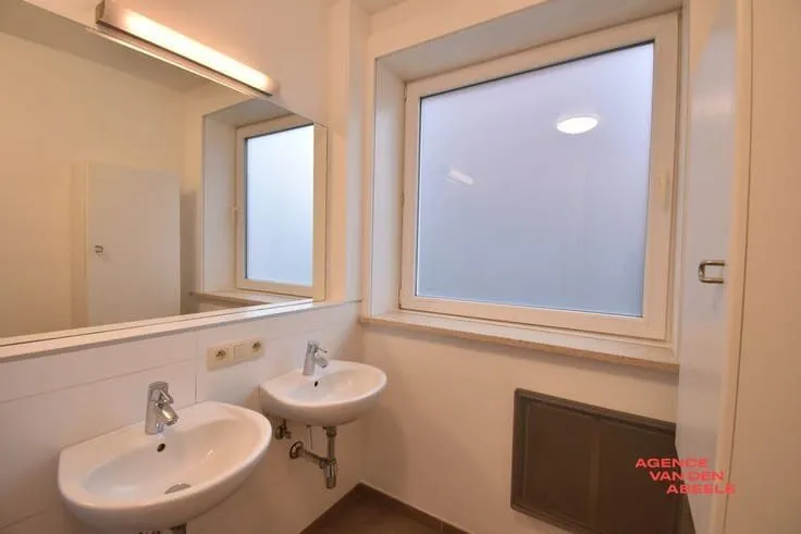 Salles de bain - Appartement avec 2 Chambres au Cœur de Sint-Andries