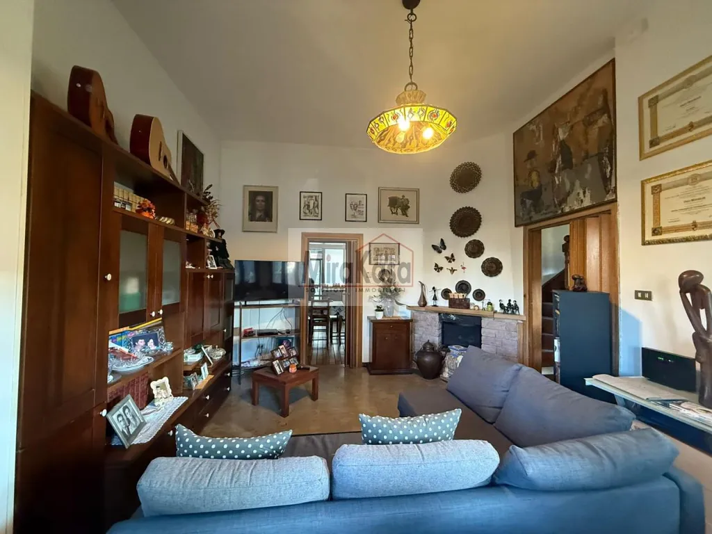 Elutuba - Modernist Villa with Curved Design in Cervia