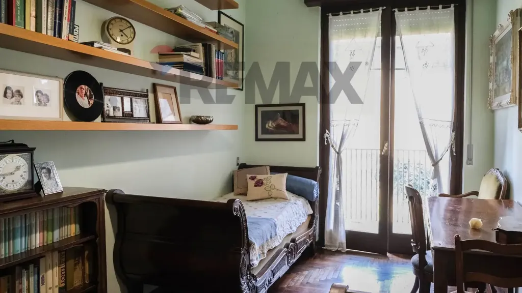 Bureau - Penthouse with Panoramic Views in San Donato Milanese