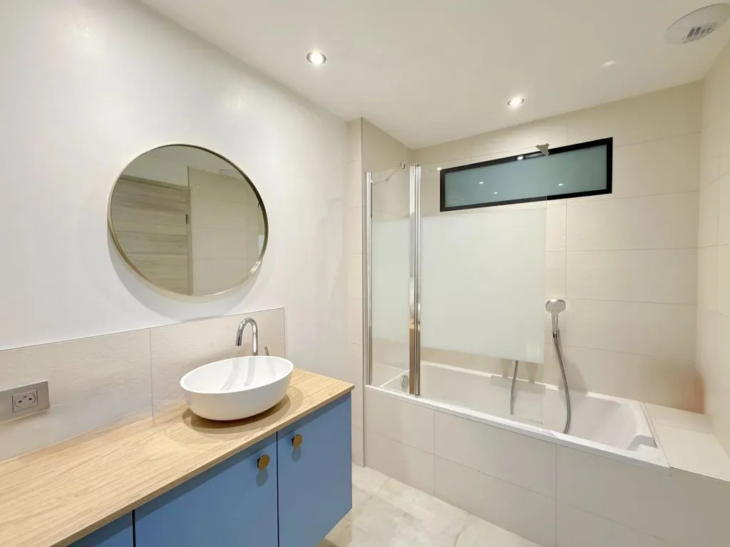 Salles de bain - Villa Luxueuse avec Vue Panoramique à La Clusaz