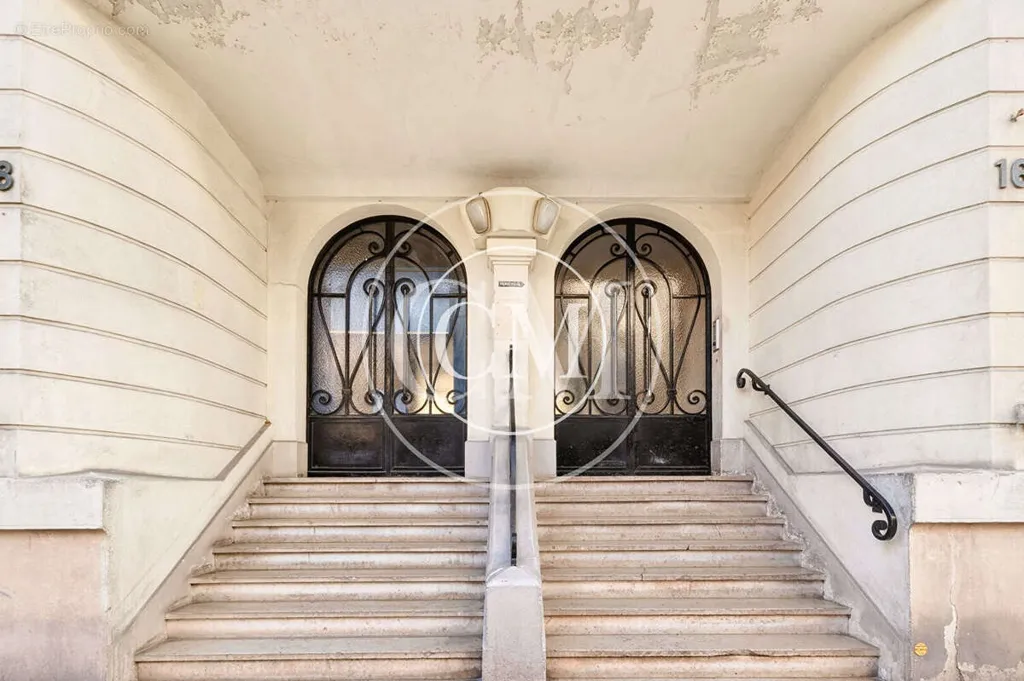 Extérieur - Appartement Rénové avec Vue Panoramique à Issy-les-Moulineaux