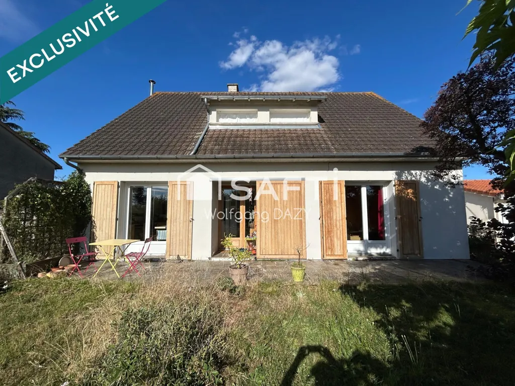 Esterno - House with Garden in Bonneuil-Matours
