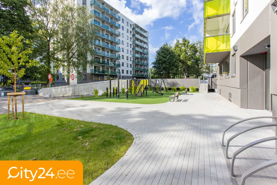 Garden - One-Bedroom Flat with Modern Amenities in Riga