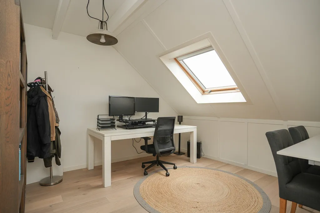 Kabinet - Half-Detached House with Water View in Culemborg
