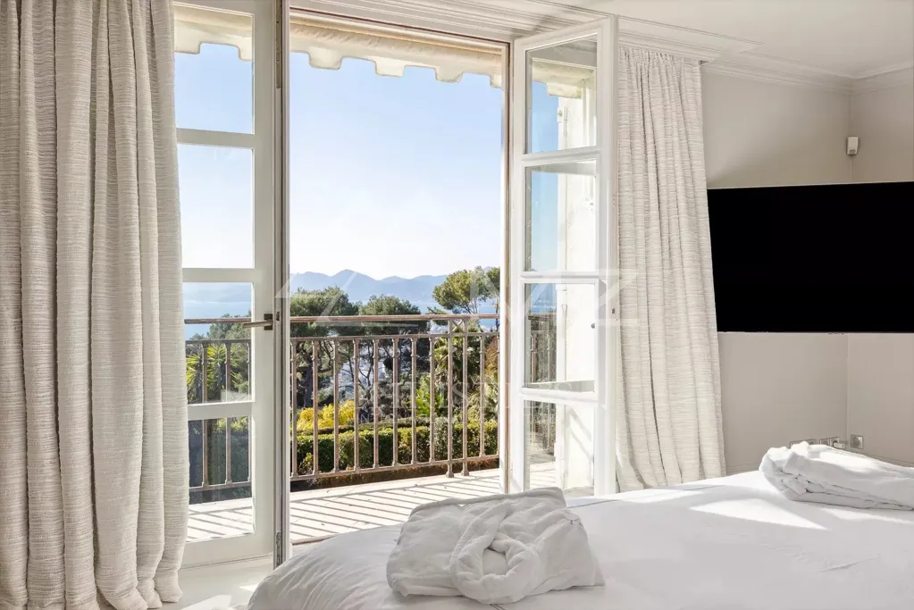Chambres - Villa avec Vue Mer et Piscine à Cannes