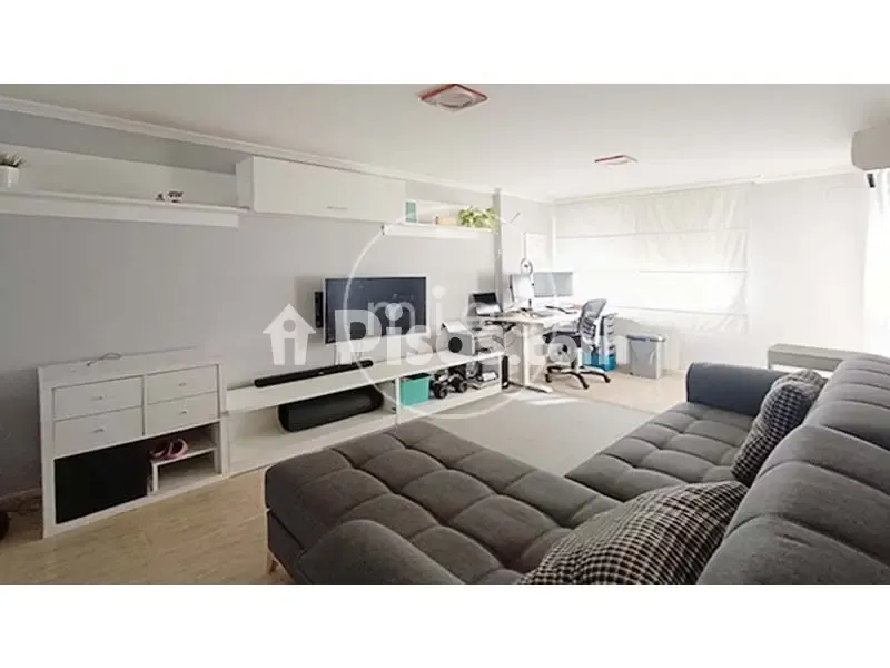Elutuba - Reformed Flat with Balcony in San Isidro, Valencia