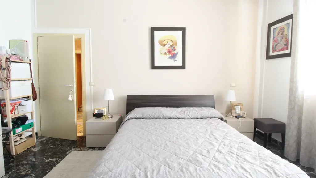 Camere da letto - Rear-Facing Apartment with Balcony in Vinci