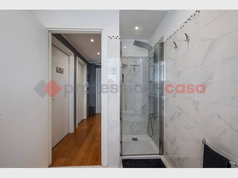 Bagni - Modern 3-Bedroom Apartment in Buccinasco