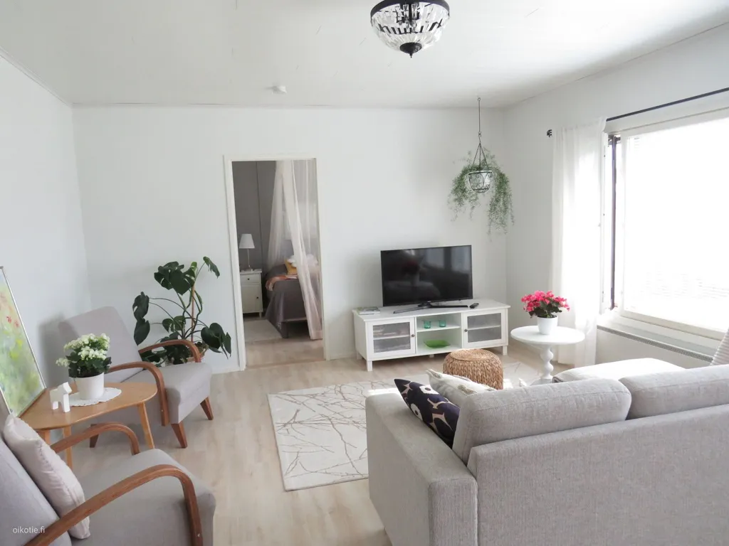 Elutuba - Well-Maintained Terraced House with Sauna in Helsinki