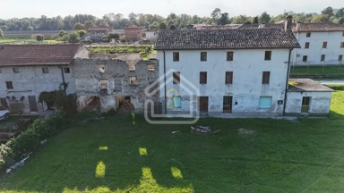 Õhuvaade - Rustic Property with Garden in Rivignano Teor
