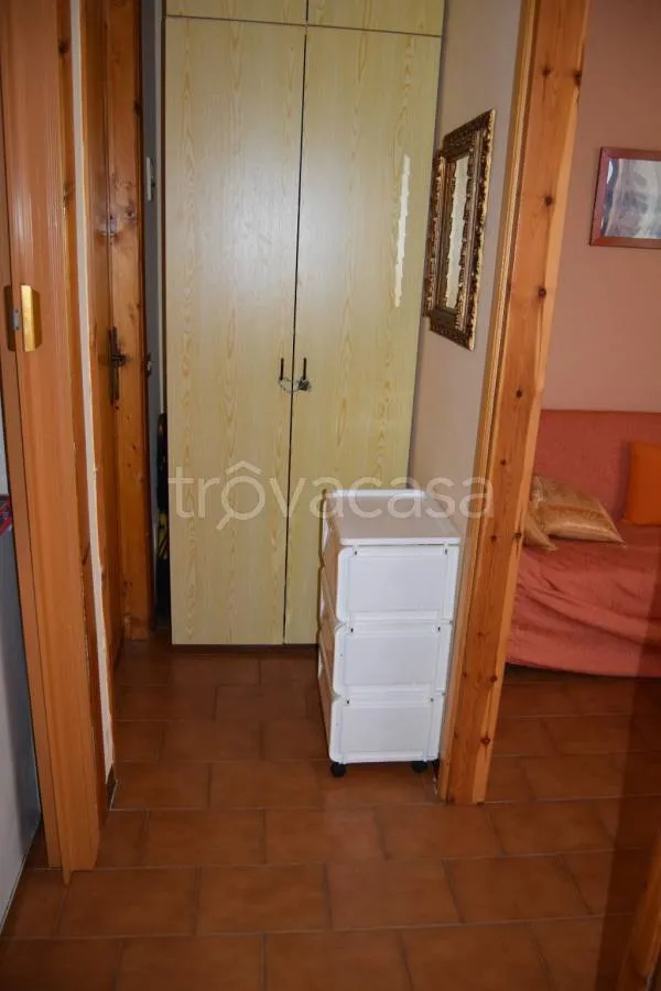 hallway_entrance
