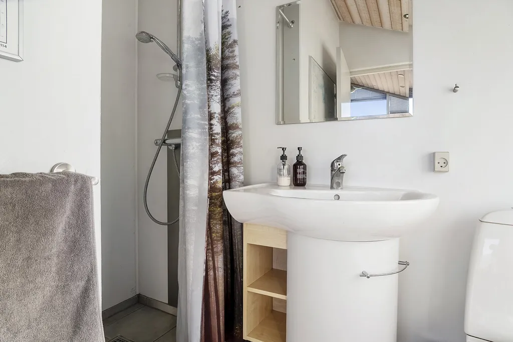 Bagni - Architectural Holiday Home with Water View in Snaptun