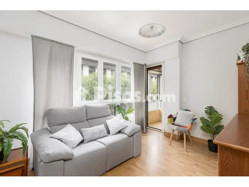 Soggiorno - Bright Corner Flat with Balcony in Calle de los Podavines
