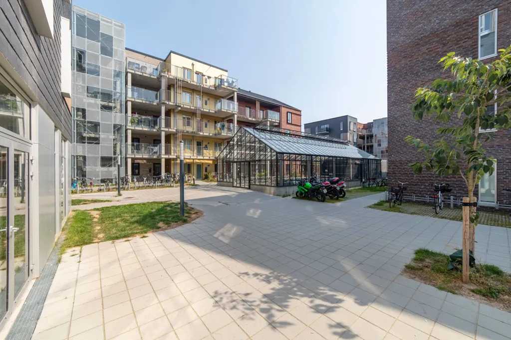 Garden - Apartment with Balcony in Musicon, Roskilde