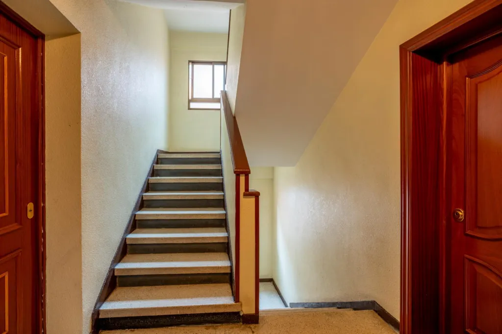 Toad - Spacious Apartment with Terraced Views in Delicias