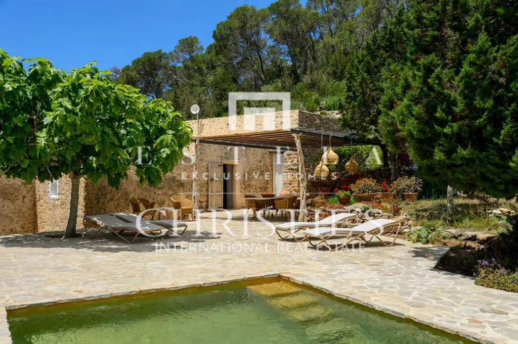 Bassein - Restored Finca with Pool in San Antonio