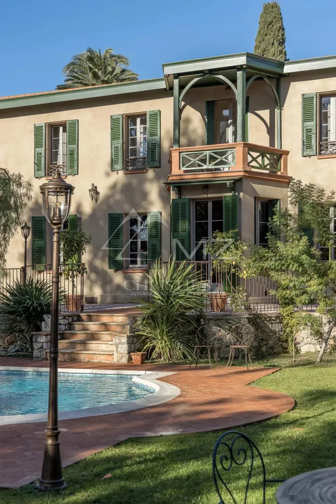 Välivaade - Villa with Pool near Cannes Seafront
