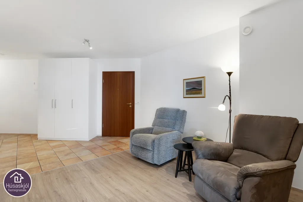 Séjour - Apartment with Panoramic Views in Kopavogur
