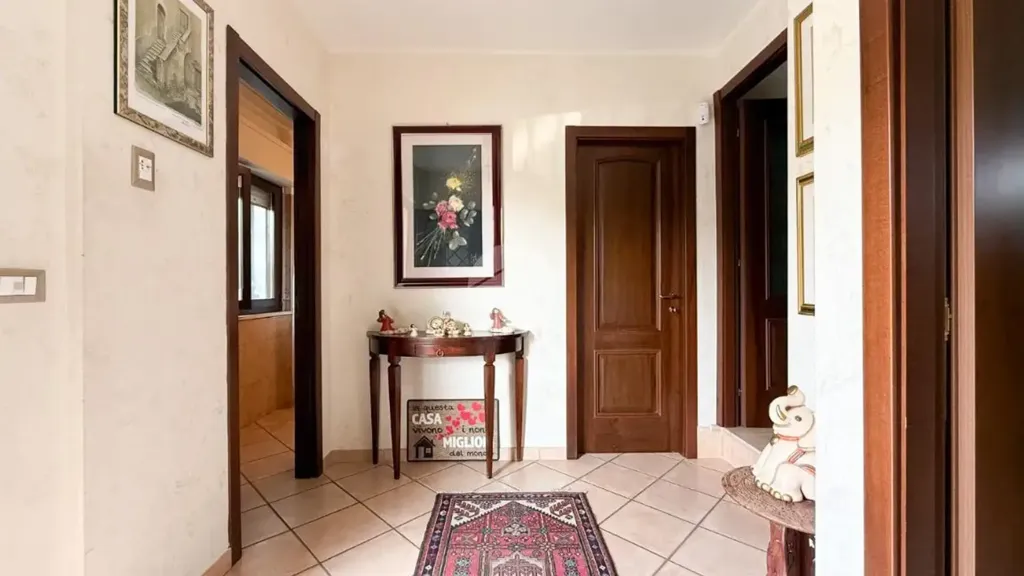 Hallway - Modern Terrace Villa in Pettino, L'Aquila
