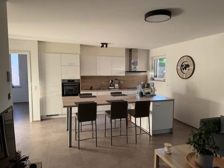 Cuisine - Appartement Récemment Construit avec Terrasse à Louer