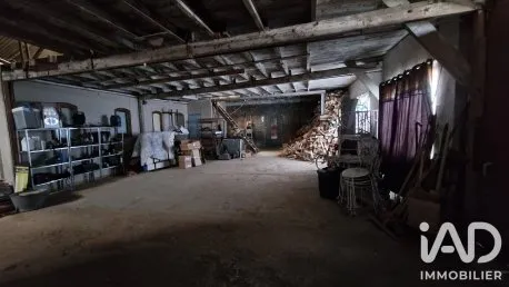 Garage - 9-Piece House with Workshop Potential near Etrépagny