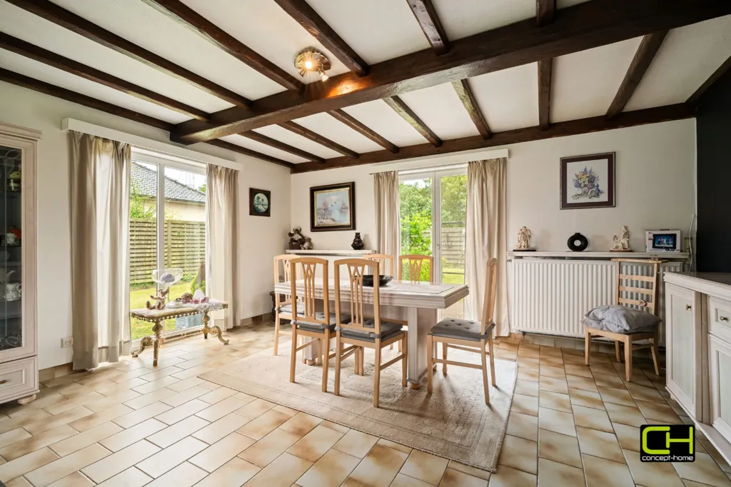 Dining Room - Spacious House with West-Facing Garden in Zomergem