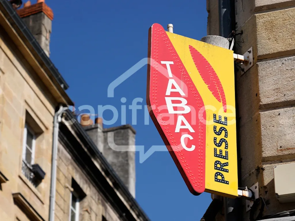Tabac Presse Loto with Development Potential near Bordeaux
