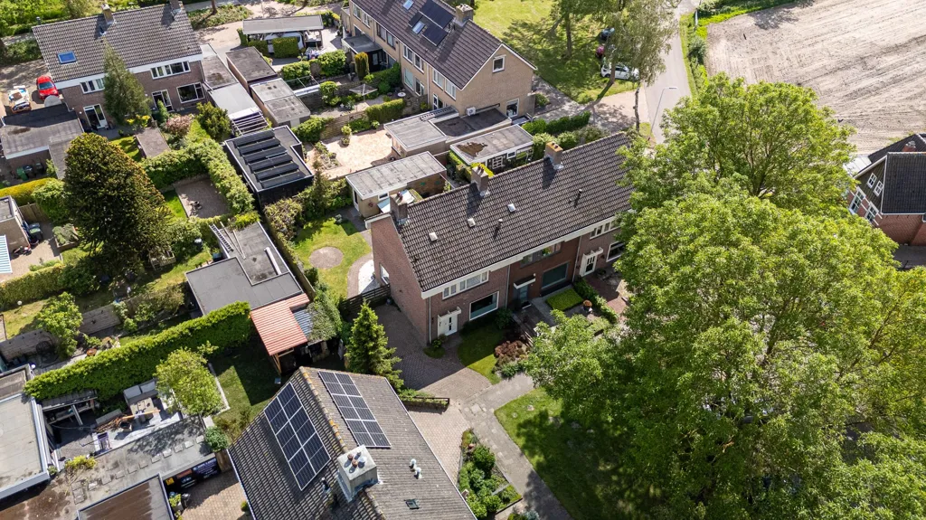 Õhuvaade - Corner House with Garden in Gytsjerk