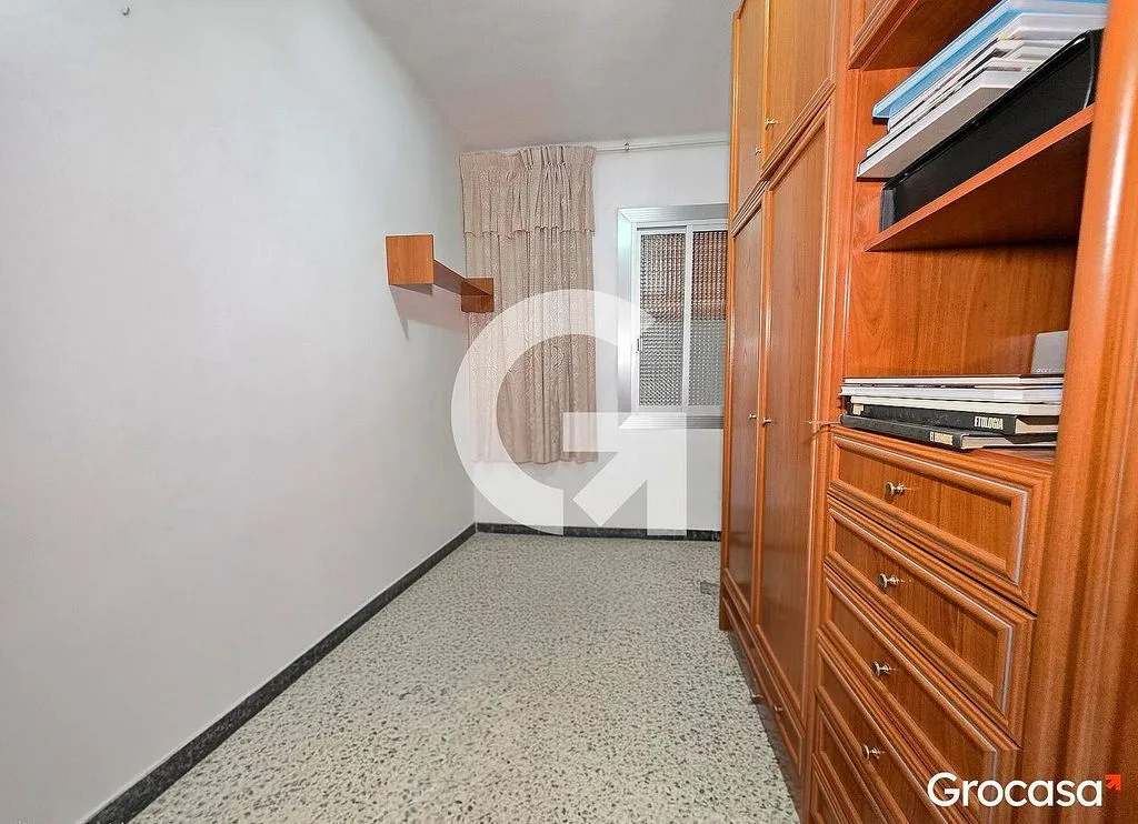 Pièces - Apartment with Ascender in El Pedró