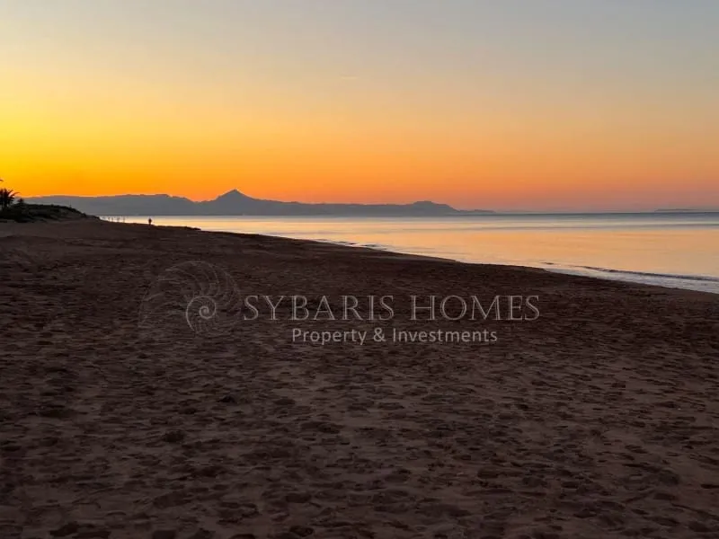 Beachfront Apartment with Sea View in Dénia