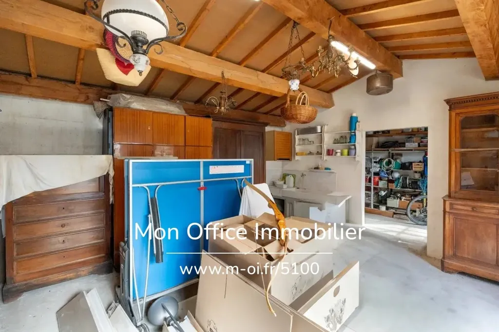 Pesuköök - 1970s House with Covered Pool in Istres