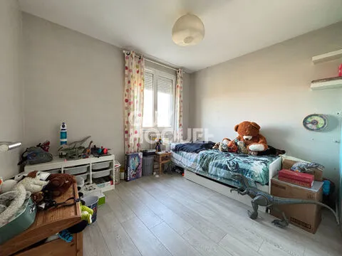 Magamistoad - 4-Piece Apartment with Parking in Tours