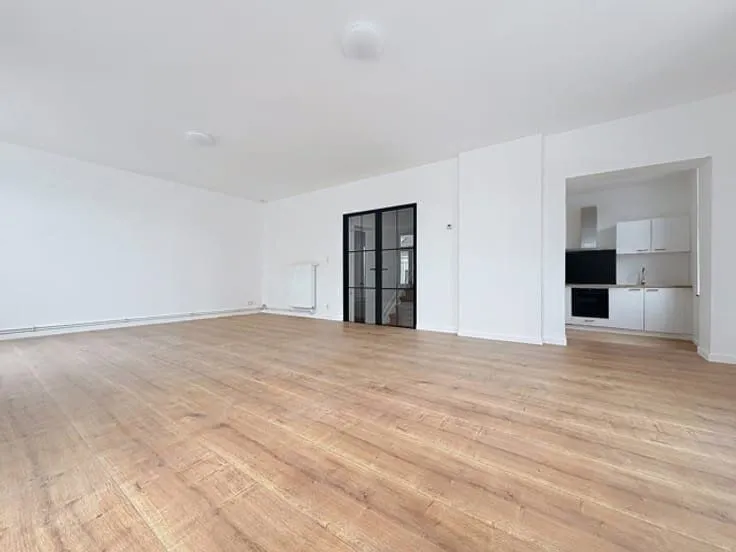 Elutuba - Triplex Flat with Equipped Kitchen in Brussels
