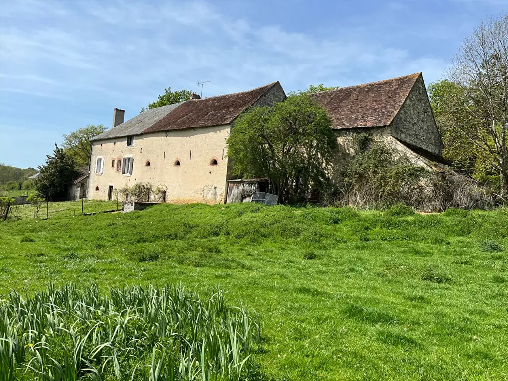 Extérieur - Maison de Campagne à Rénover avec Dépendances à Lignac