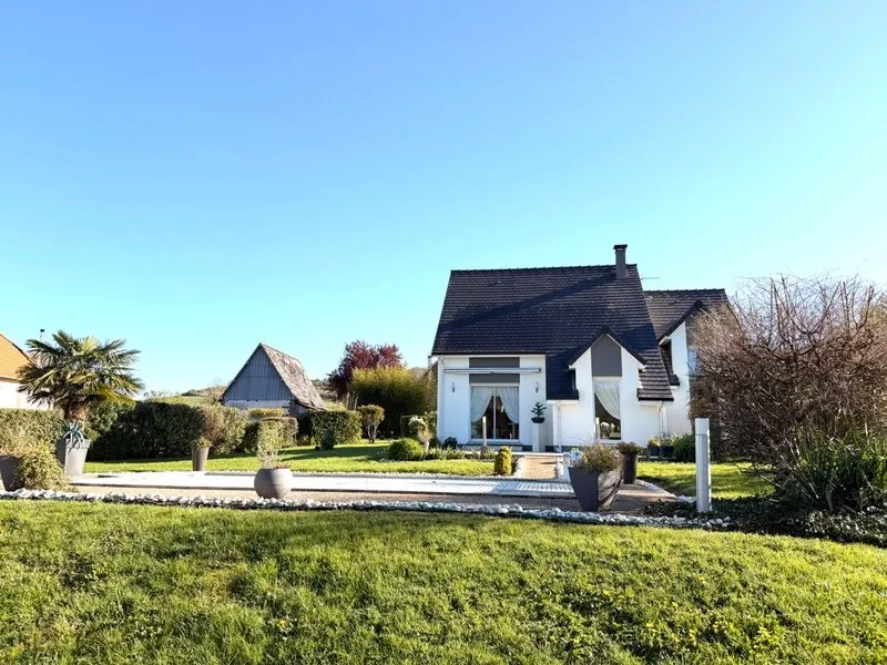 Jardin - Maison Traditionnelle avec Piscine à 16 km de Dieppe