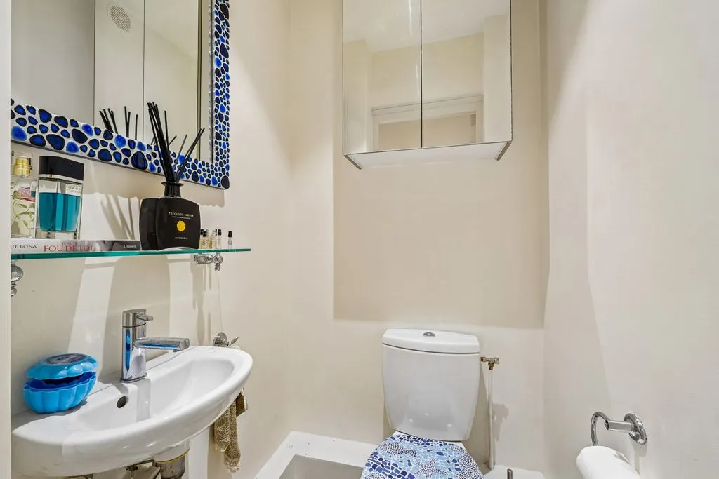 Vannitoad - Luxury Apartment with Courtyard View in Paris 7