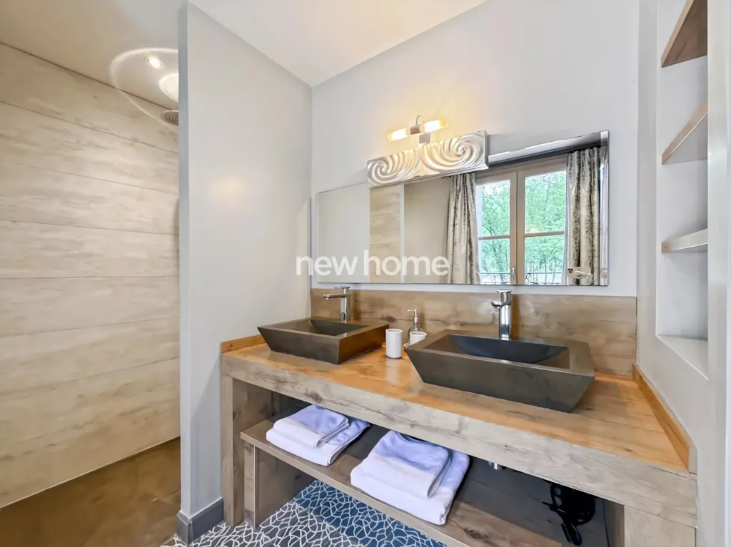 Bathrooms - Luxury Farmhouse with Pool in Fayence