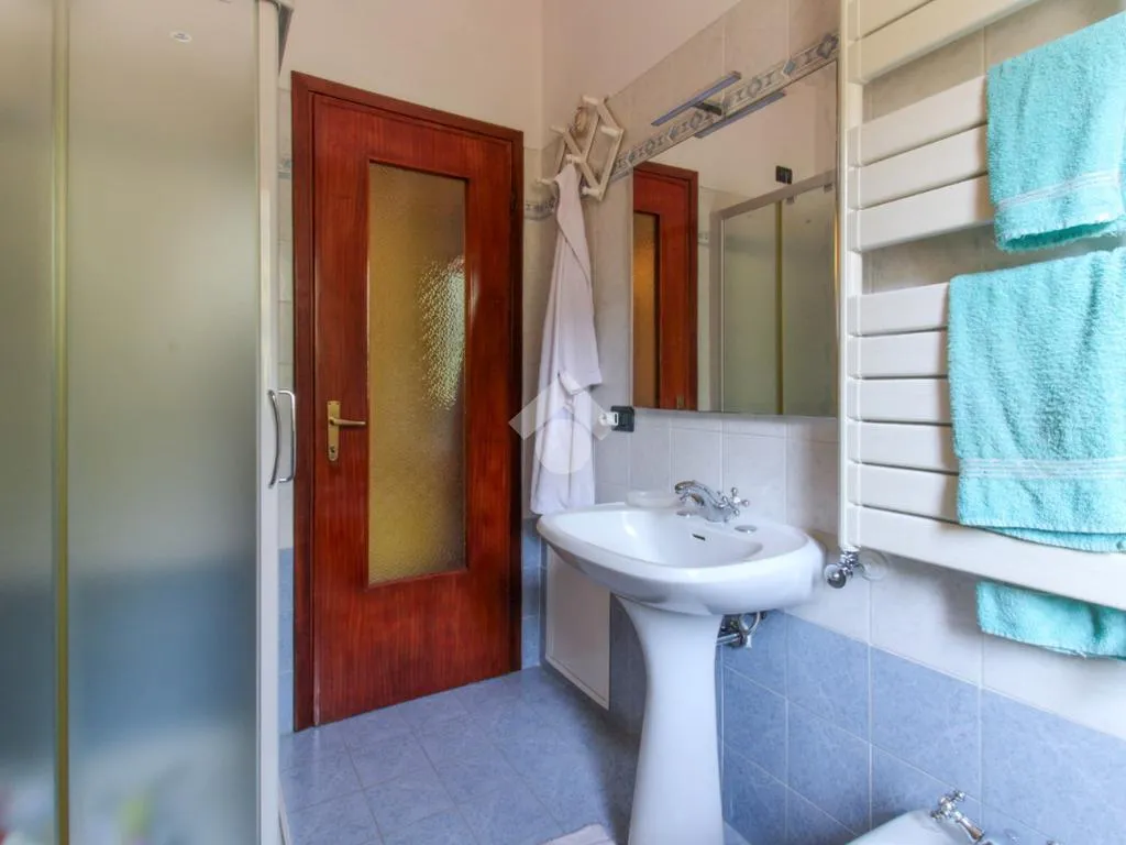 Salles de bain - Trilocale with Private Balcony in Vestone