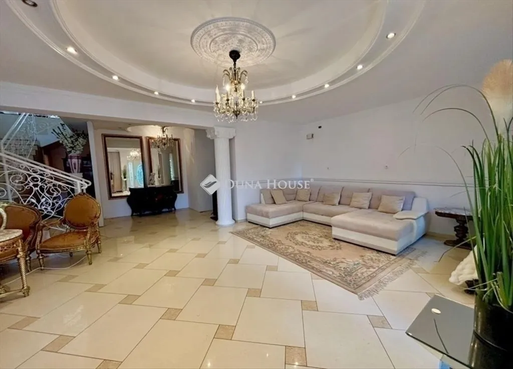 Soggiorno - Generational House with Large Garden in Budapest 19th District