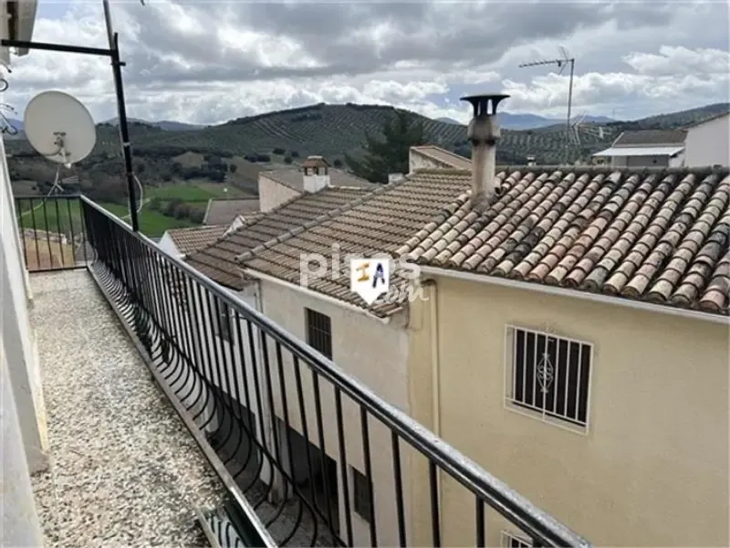 Balcone - Townhouse with Balcony Views in Mures