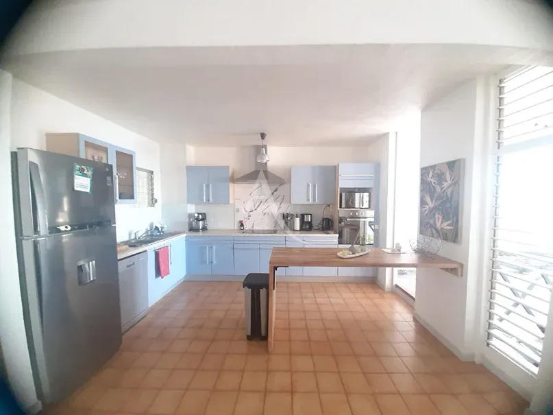 Cuisine - Villa Meublée avec Vue Mer à Case Pilote