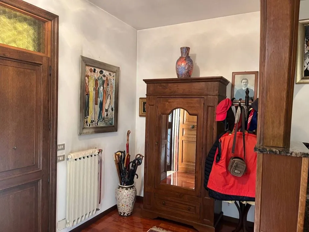 Esik - Luxury Villa with Garden in Boccea, Rome