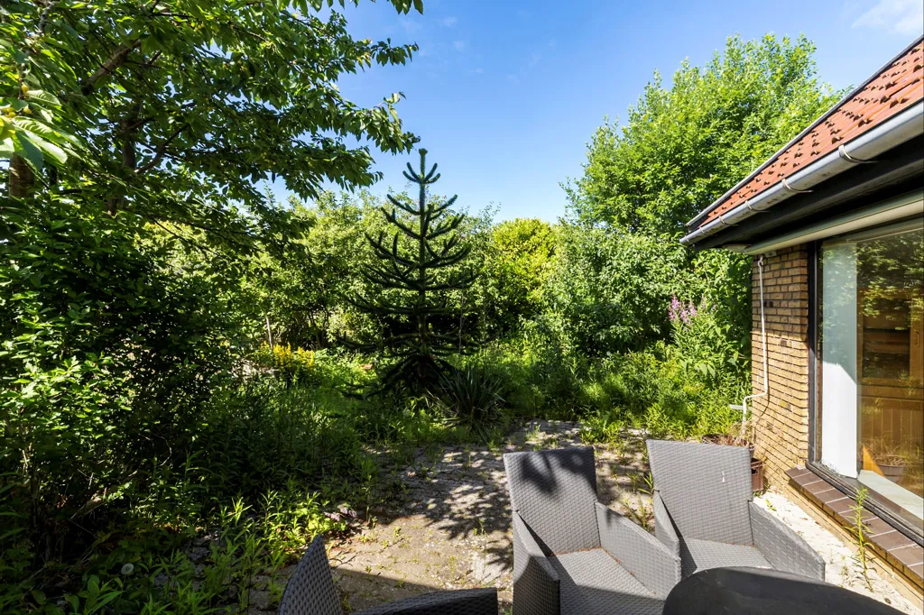 Aed - Large Villa for Modernisation in Albertslund