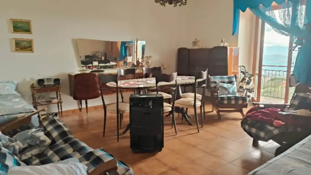 Séjour - Three-Level Apartment with Panoramic View in Rovito