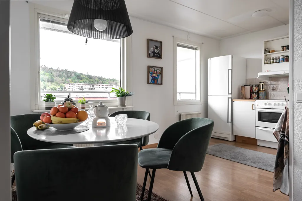 Söögituba - Apartment with Balcony in Lillekärr Södra