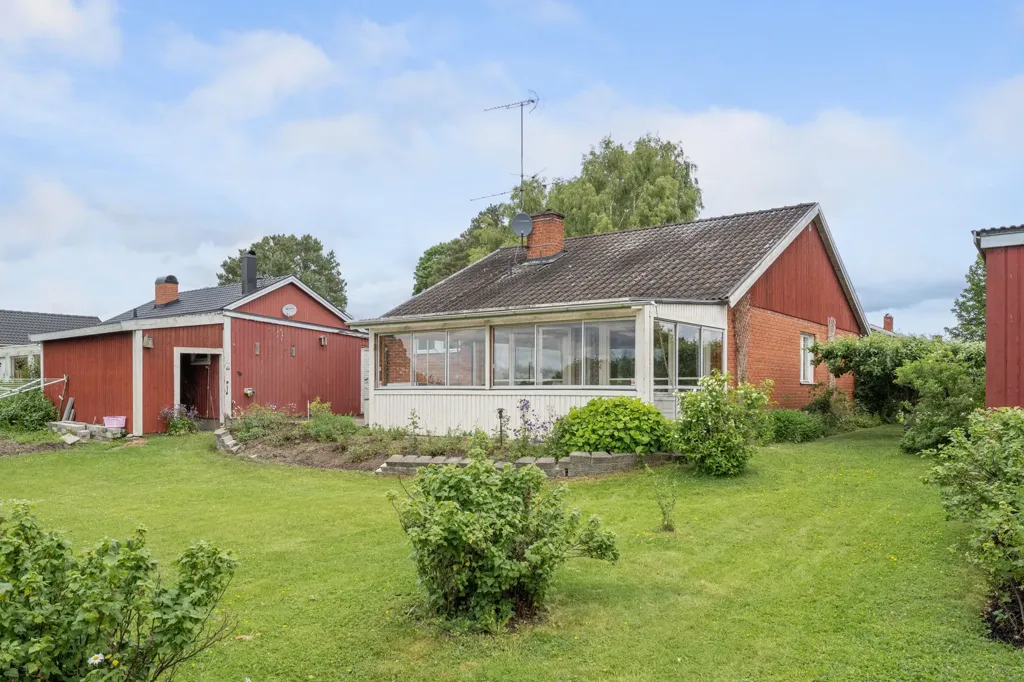 Giardino - Spacious Bungalow with Garden in Södermanland