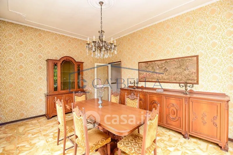 Salle à manger - Villa with Private Garden in Limbiate